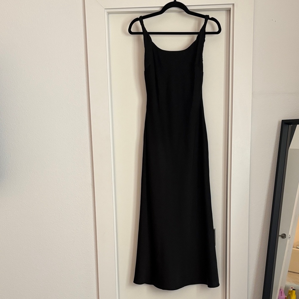 Chic Black Sleeveless Maxi Dress